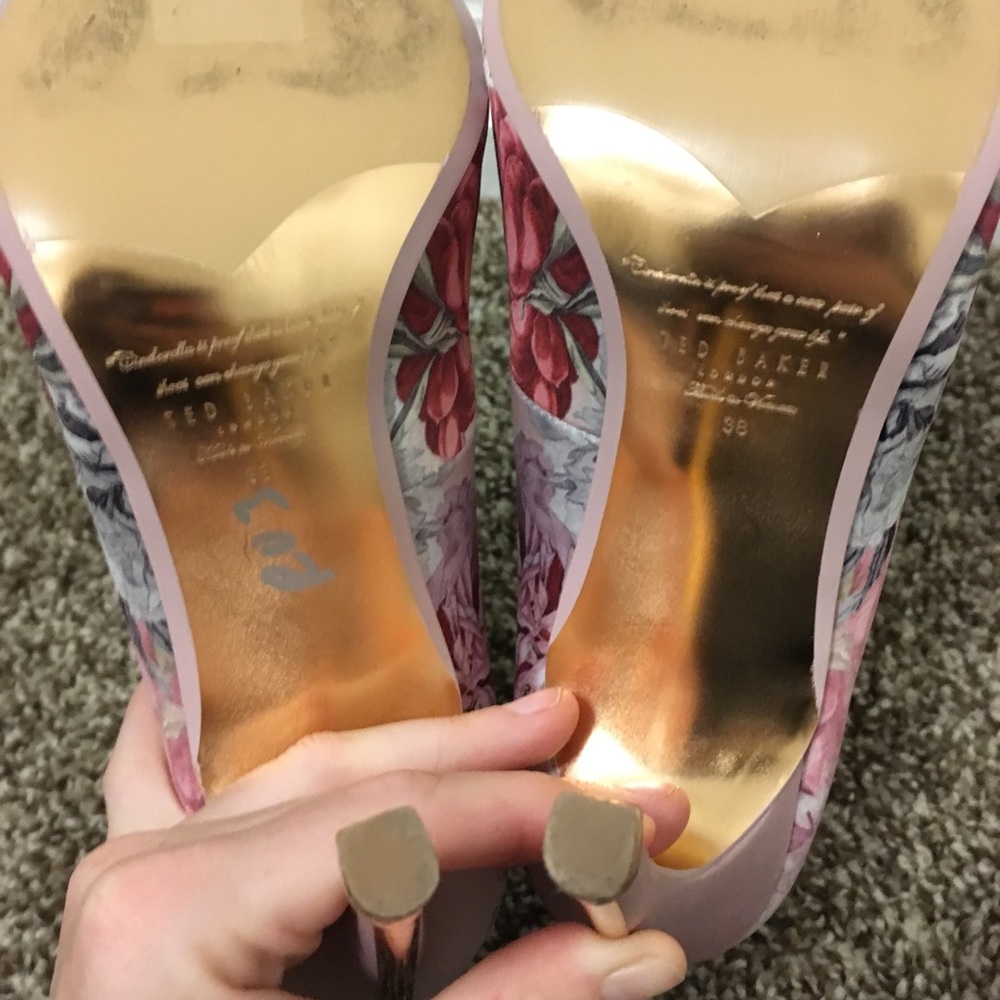 ❌SOLD❌Ted Baker London | floral heels - Picture 6 of 7
